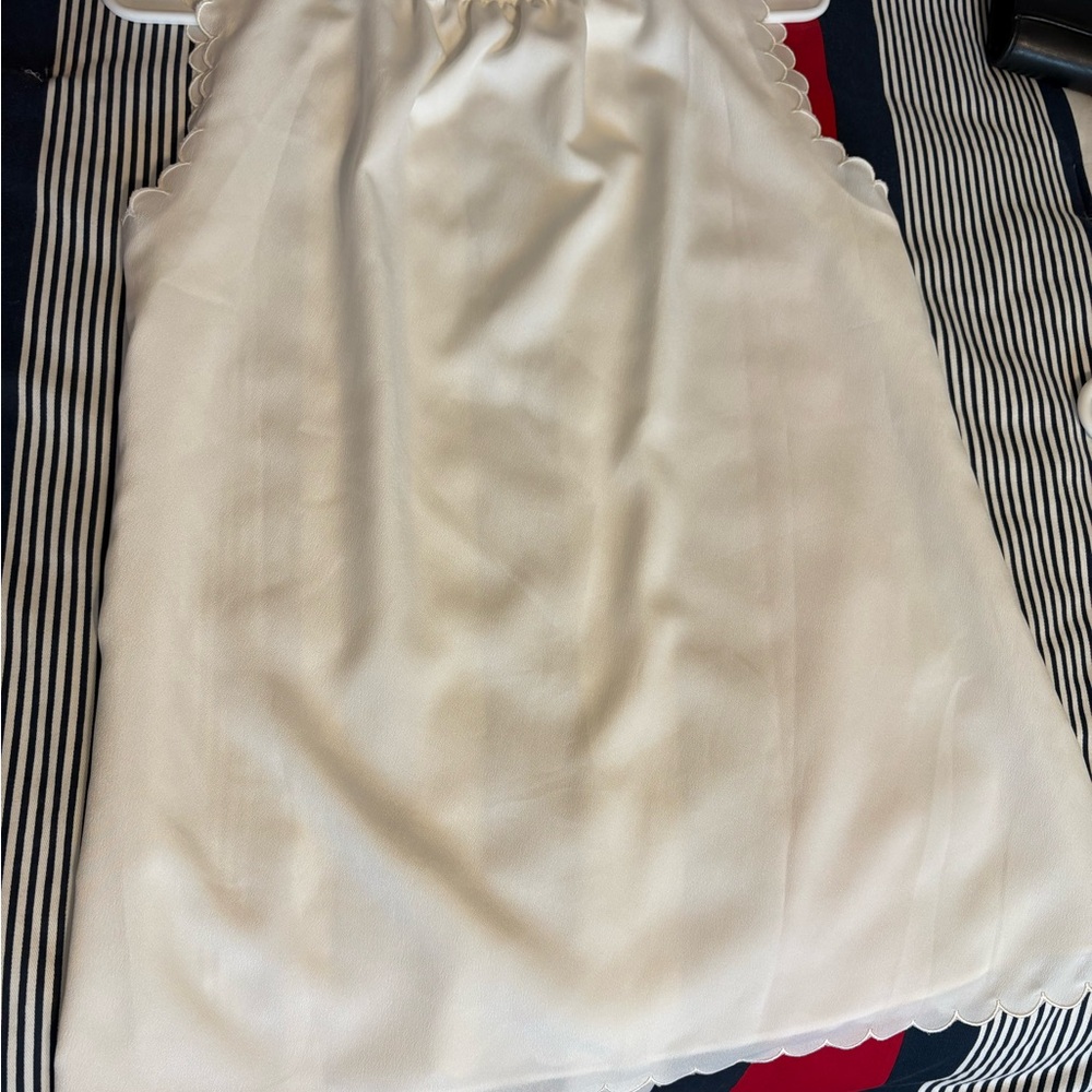 Elegant White Sleeveless Dress